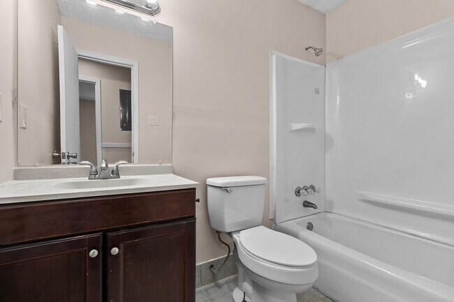 Building Photo - 4 Bedroom 2 Bath Ranch in a cul-de-sac