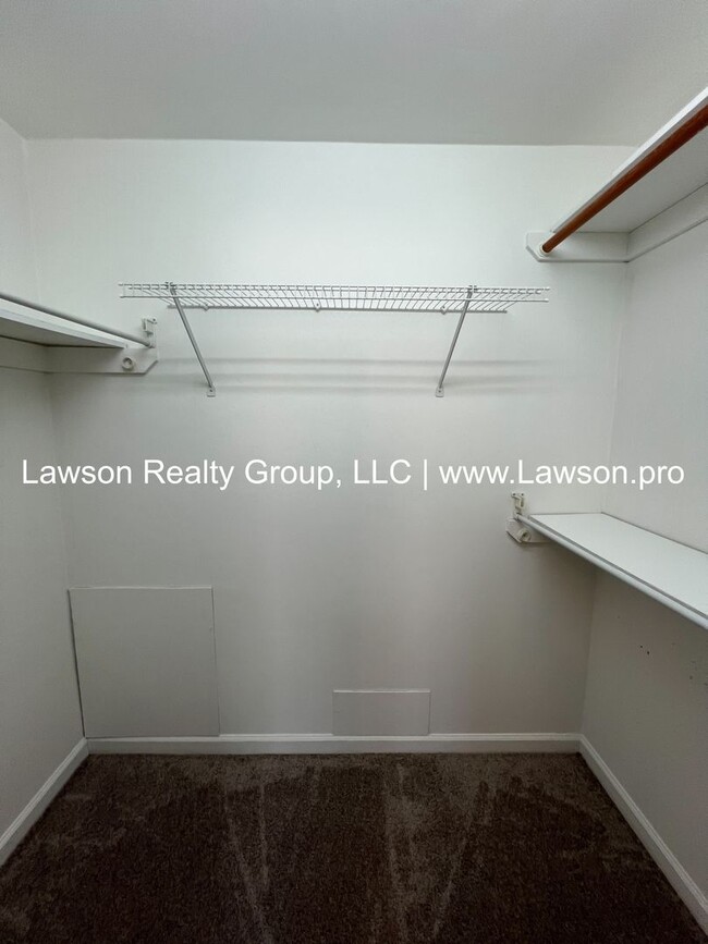 Building Photo - One Level Living in Convenient Roanoke Loc...