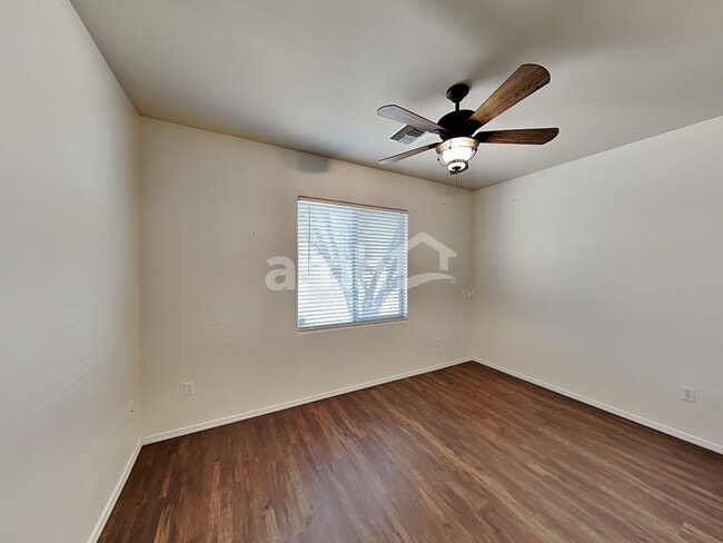 Building Photo - 7626 E Shadybrook Ln