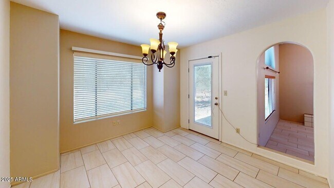 Building Photo - 5081 N Bear Canyon Rd