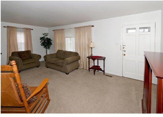 Building Photo - 4029 St Barbara Ln