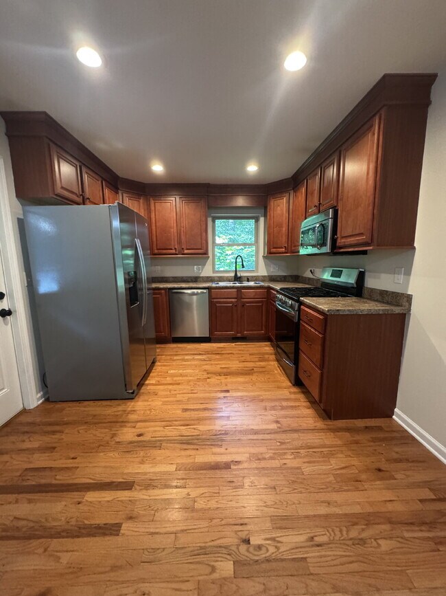 Building Photo - 46 Madison Heights Dr