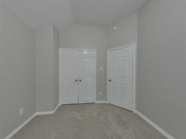 Building Photo - 963 Oak Lynn Dr