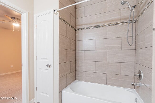 Building Photo - 7321 Mission Viejo Dr