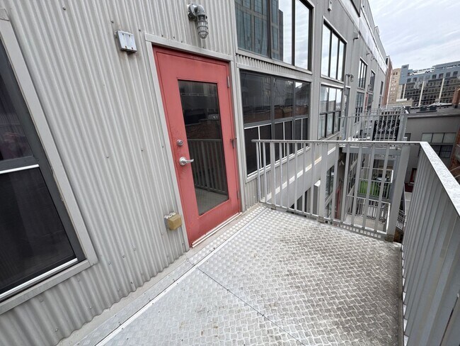 Building Photo - Iconic Kress Building 2BR Condo with Parking & Sound Panels