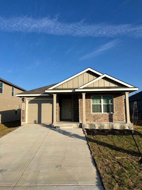 Building Photo - 13928 San Saba Fls