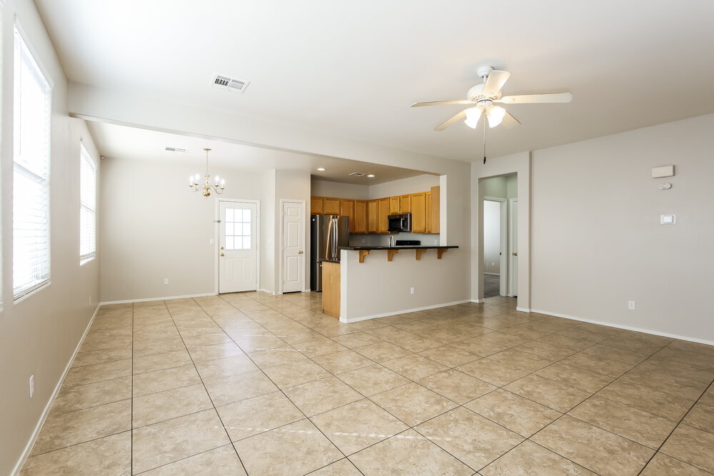 Building Photo - 5633 N Lookout Crest St