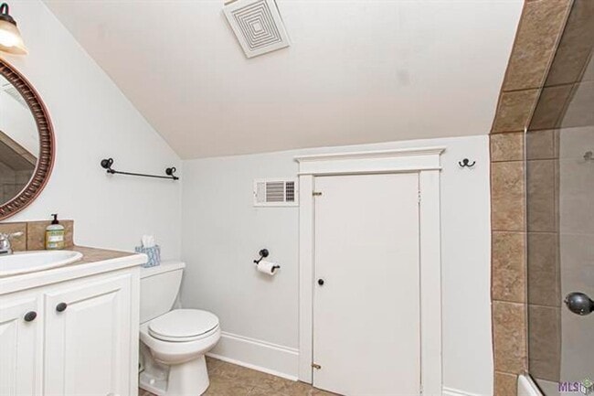 Building Photo - 3 Bedroom House in Capital Heights