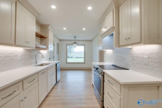 Building Photo - 2042 Rosebury Ln SW