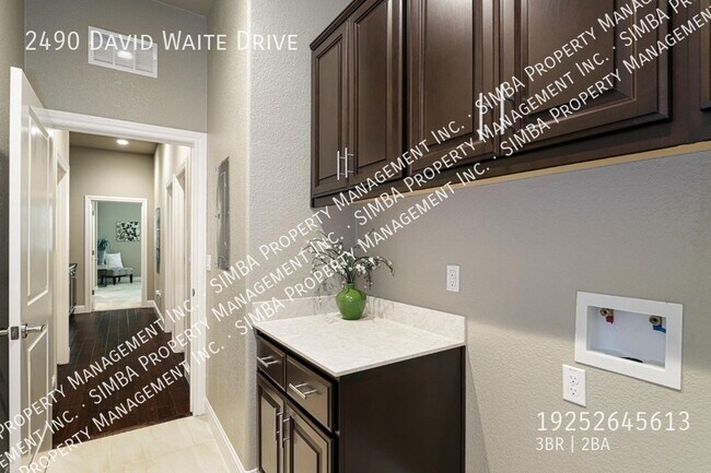 Building Photo - 2490 David Waite Dr