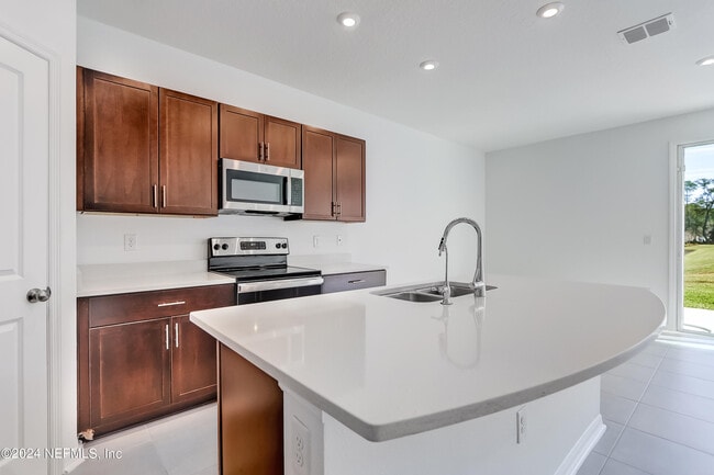 Building Photo - 13115 Annie’s Walk Dr