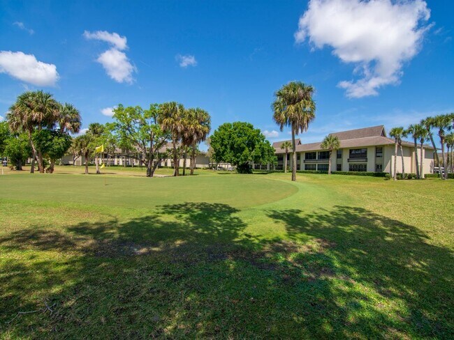 Building Photo - 55+ Golf Views Furnished 2/2 Condo Annually or Seasonally