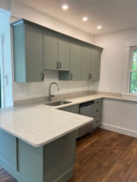 Building Photo - 43 Adams St