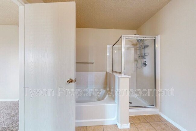 Building Photo - 2440 Corvara Drive Southeast