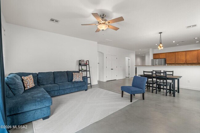 Building Photo - 2256 E Stone Stable Dr
