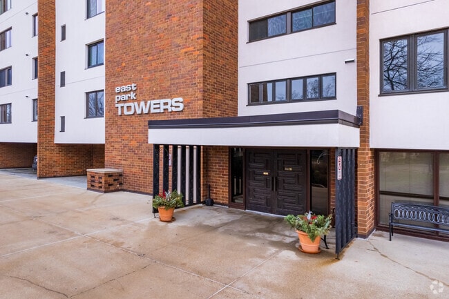Building Photo - East Park Towers