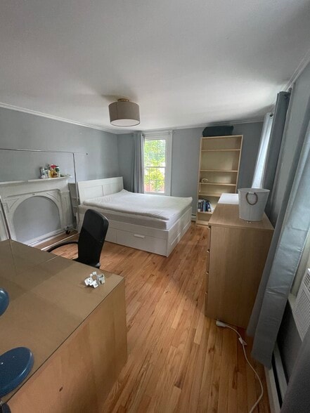 Primary Photo - 215 Dwight St