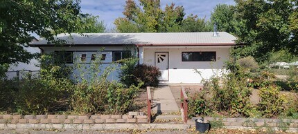 Building Photo - 3 Bedroom 1 Bath Home
