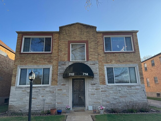 Building Photo - 7112-7114 Jamieson