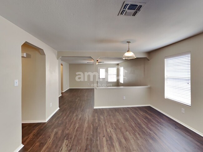 Building Photo - 8018 Silver Grove