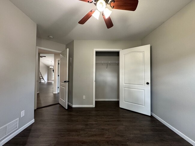 Building Photo - Well Maintained 4 Bedroom with a Privacy F...