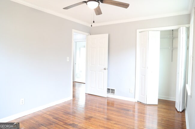 Building Photo - 2657 Crestdale Cir SE