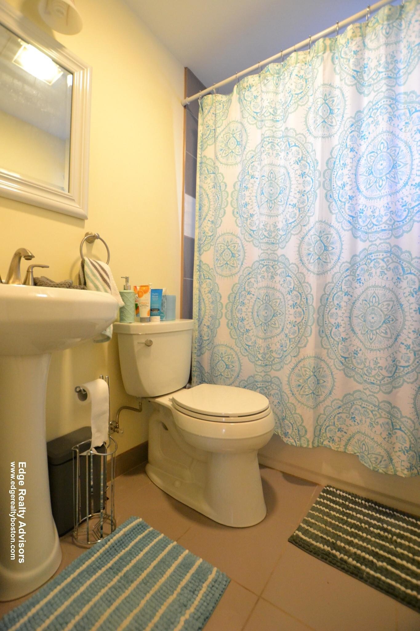 Building Photo - 233 Boylston St