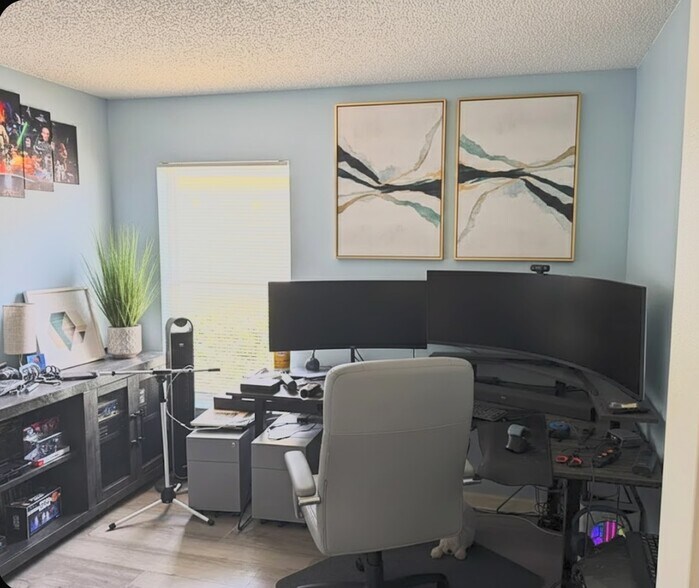 Building Photo - 1516 Gulfview Dr