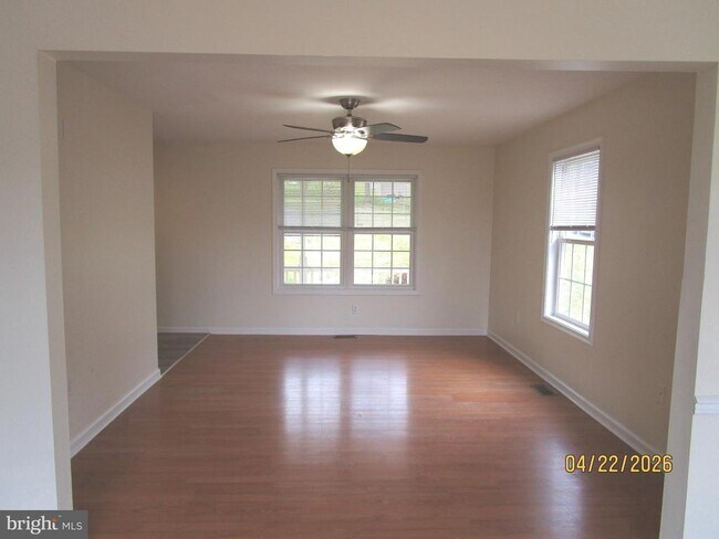 Building Photo - 540 Thompson St