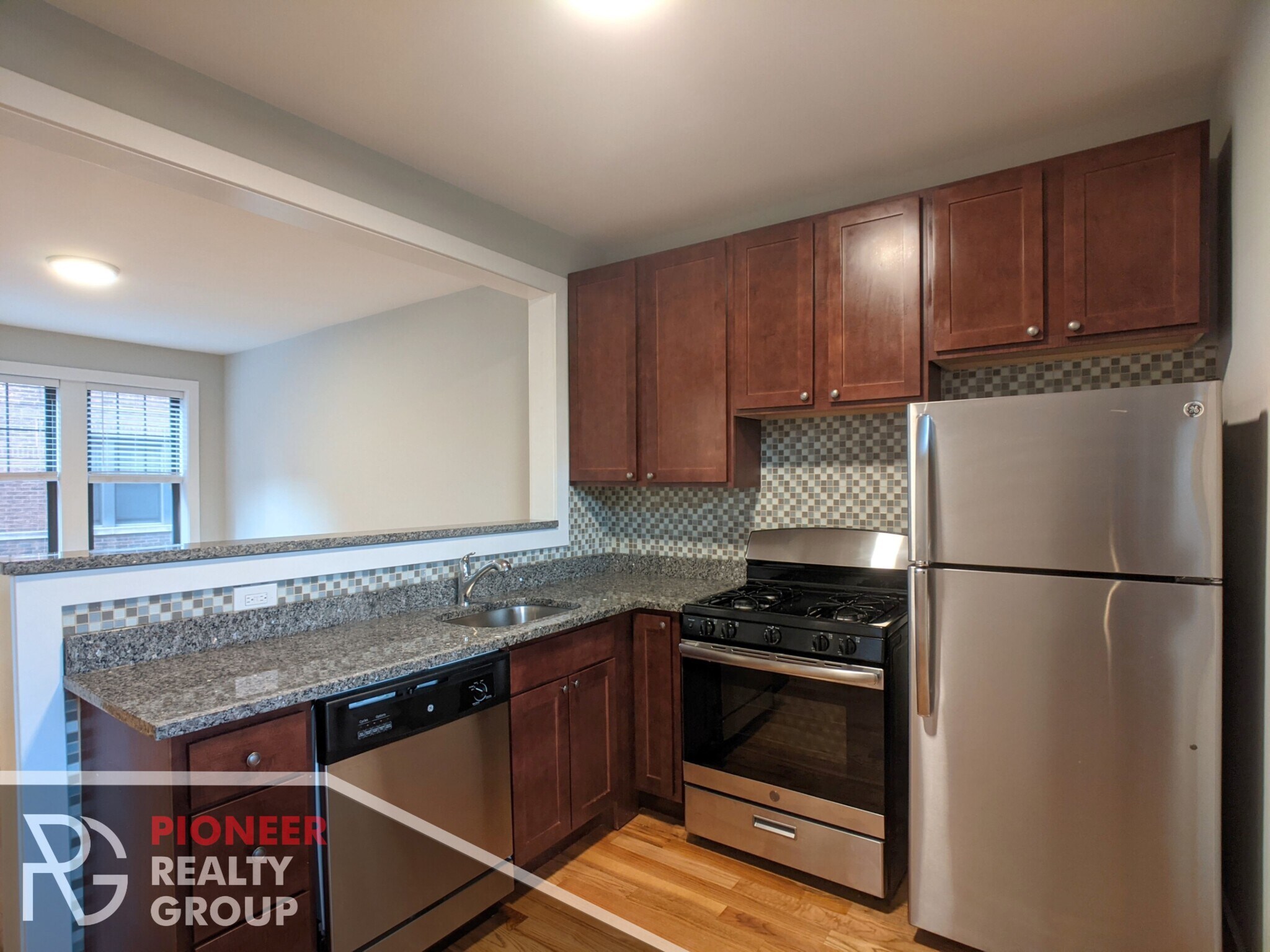 Building Photo - 4409 N Wolcott Ave