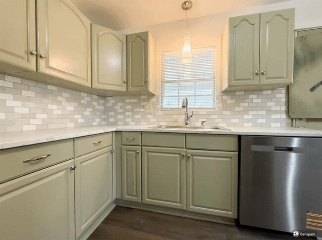 Building Photo - 501 Sacramento Dr