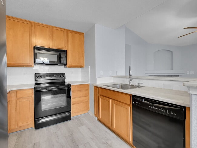 Building Photo - $1,745.95, Gorgeous 2-bed, 2-bath condo located in Aurora.