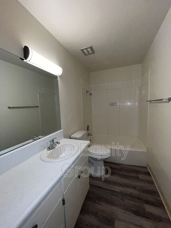 Building Photo - 306 N Westfield St