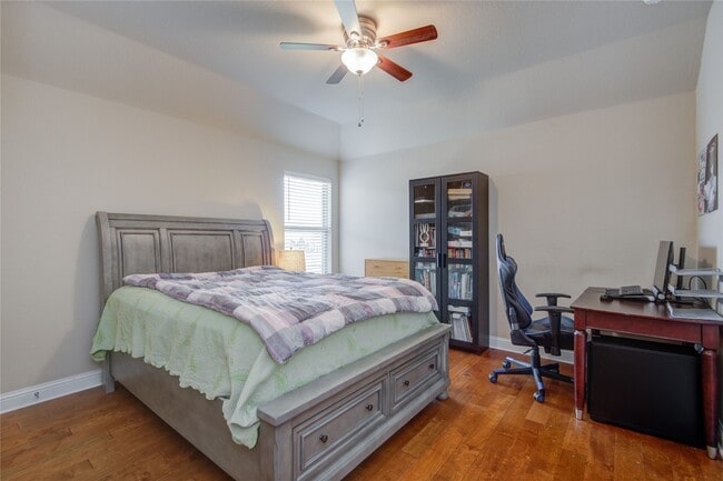 Building Photo - 12902 Oak Fls Dr