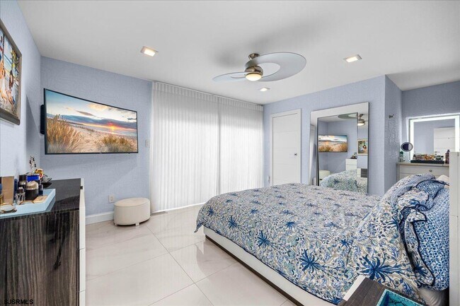 Building Photo - 9616 Pacific Ave