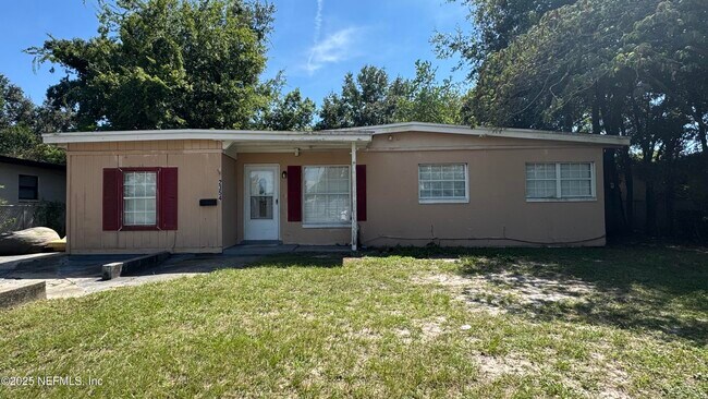 Primary Photo - 2354 Leonid Rd