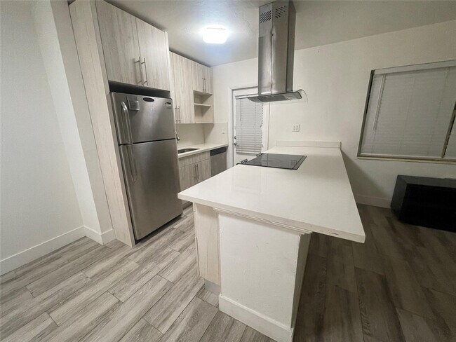 Building Photo - 6565 Santona St