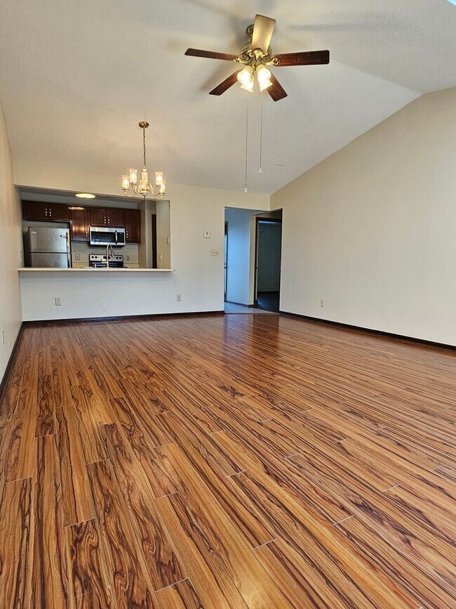 Building Photo - 508 Independence Ct