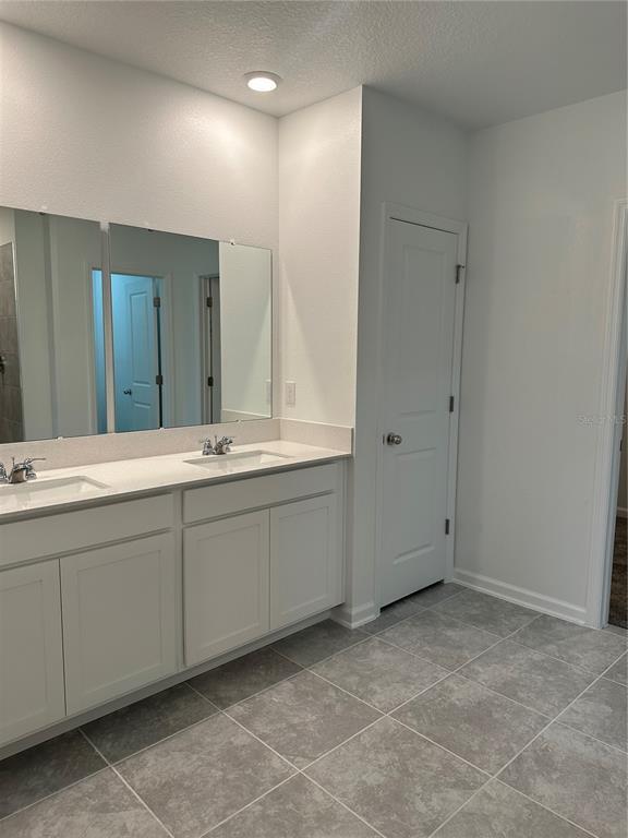 Building Photo - 355 Loch Ct