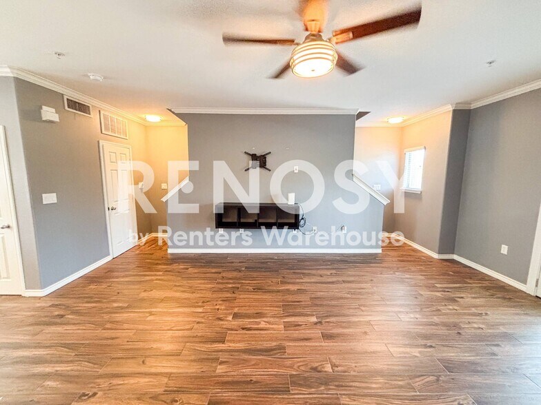 Building Photo - 9200 Westheimer Rd