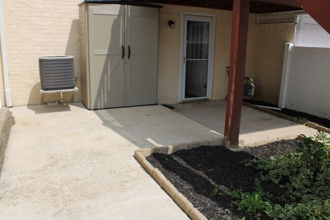 Building Photo - 1236 Ledge Dr