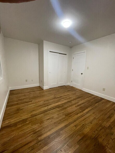 Building Photo - 6021 N College Ave