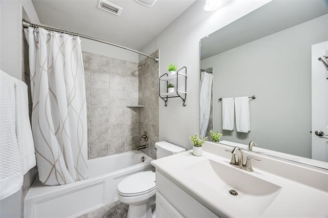 Building Photo - 8213 Centipede Ct