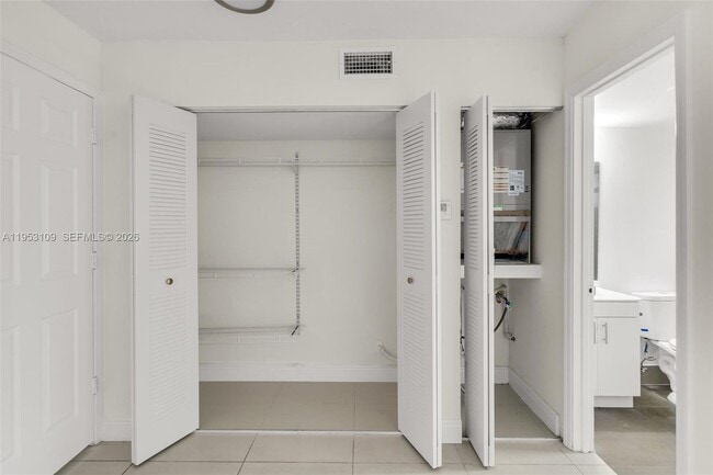 Building Photo - 6034 Arthur St