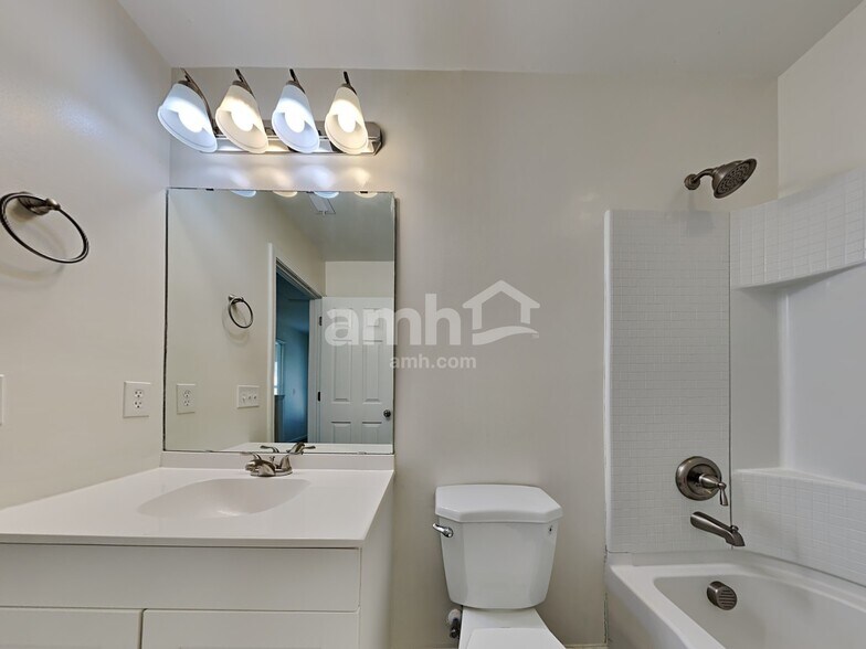 Building Photo - 306 Peters Creek Dr