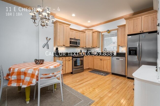 Building Photo - 11 E Chestnut St