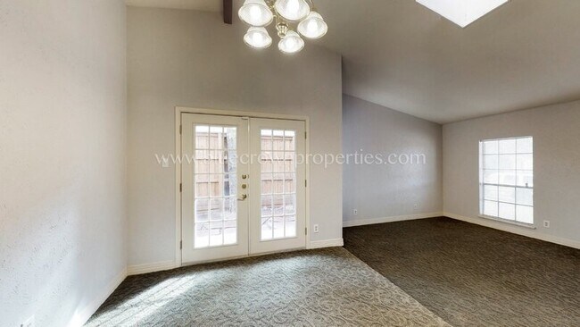 Building Photo - 10239 Catalpa Rd