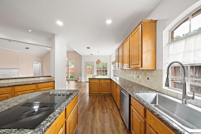 Building Photo - 7319 Emerald Glen Dr