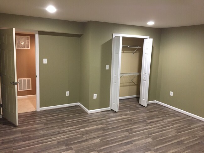 Building Photo - 42234 Oasis Ct