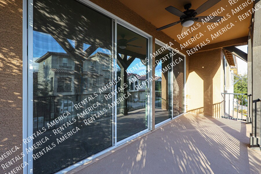 Building Photo - 4212 E Erie St